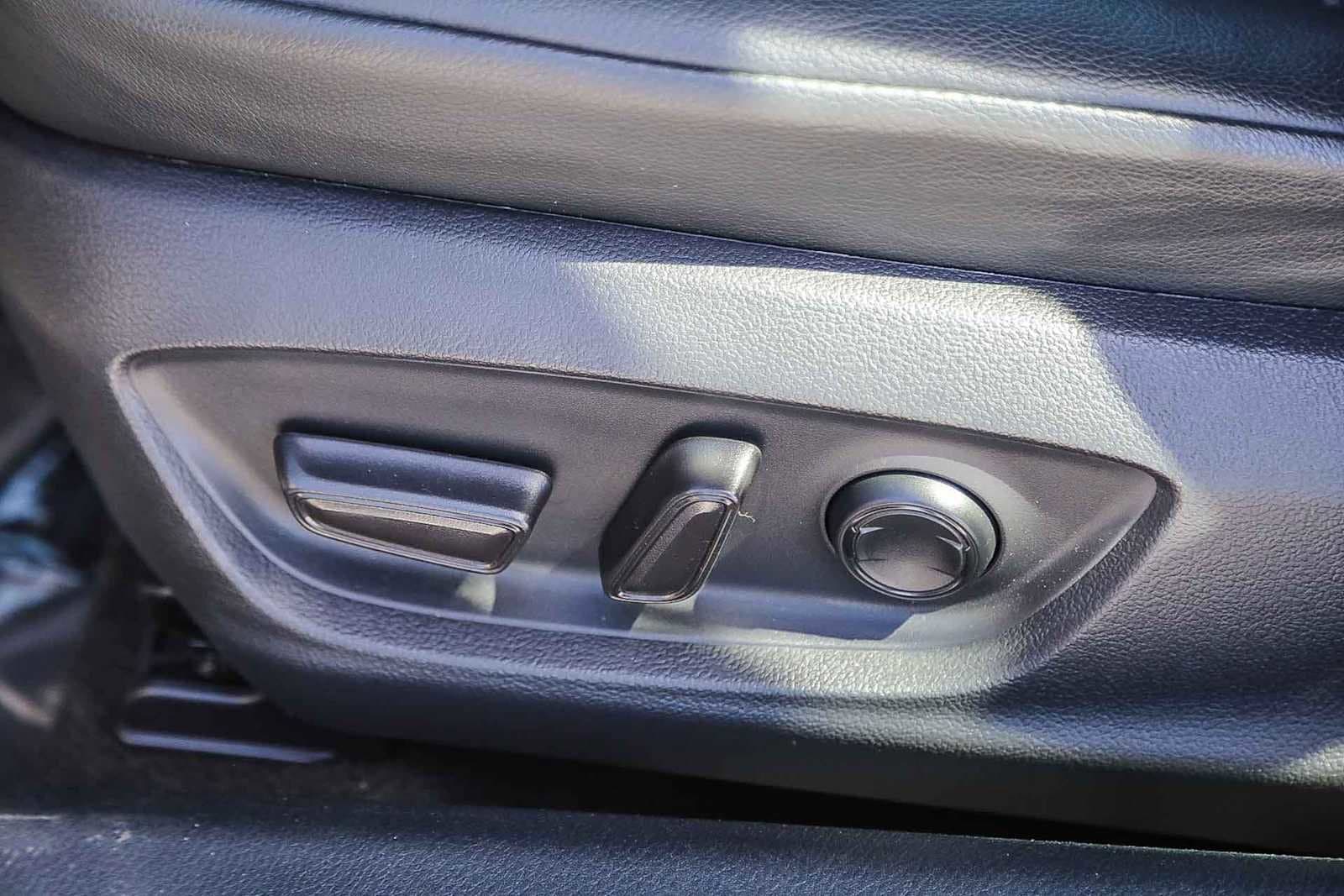 Thumbnail: 2022 Toyota Camry - 20