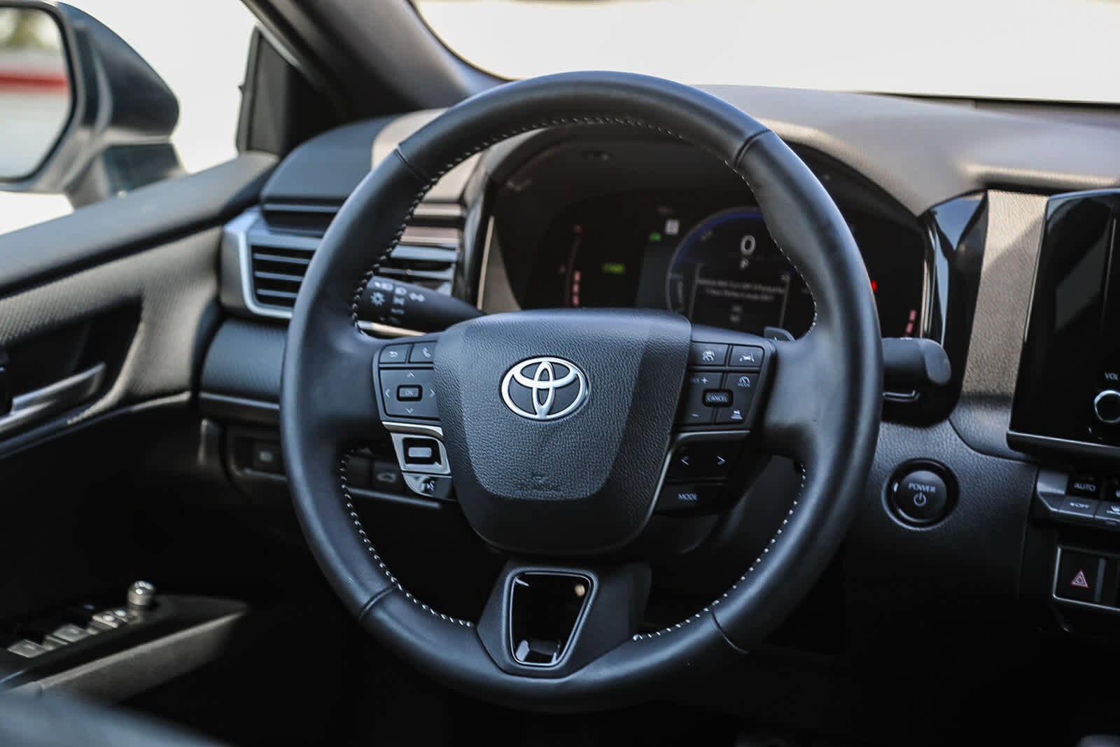 Thumbnail: 2025 Toyota Camry - 15