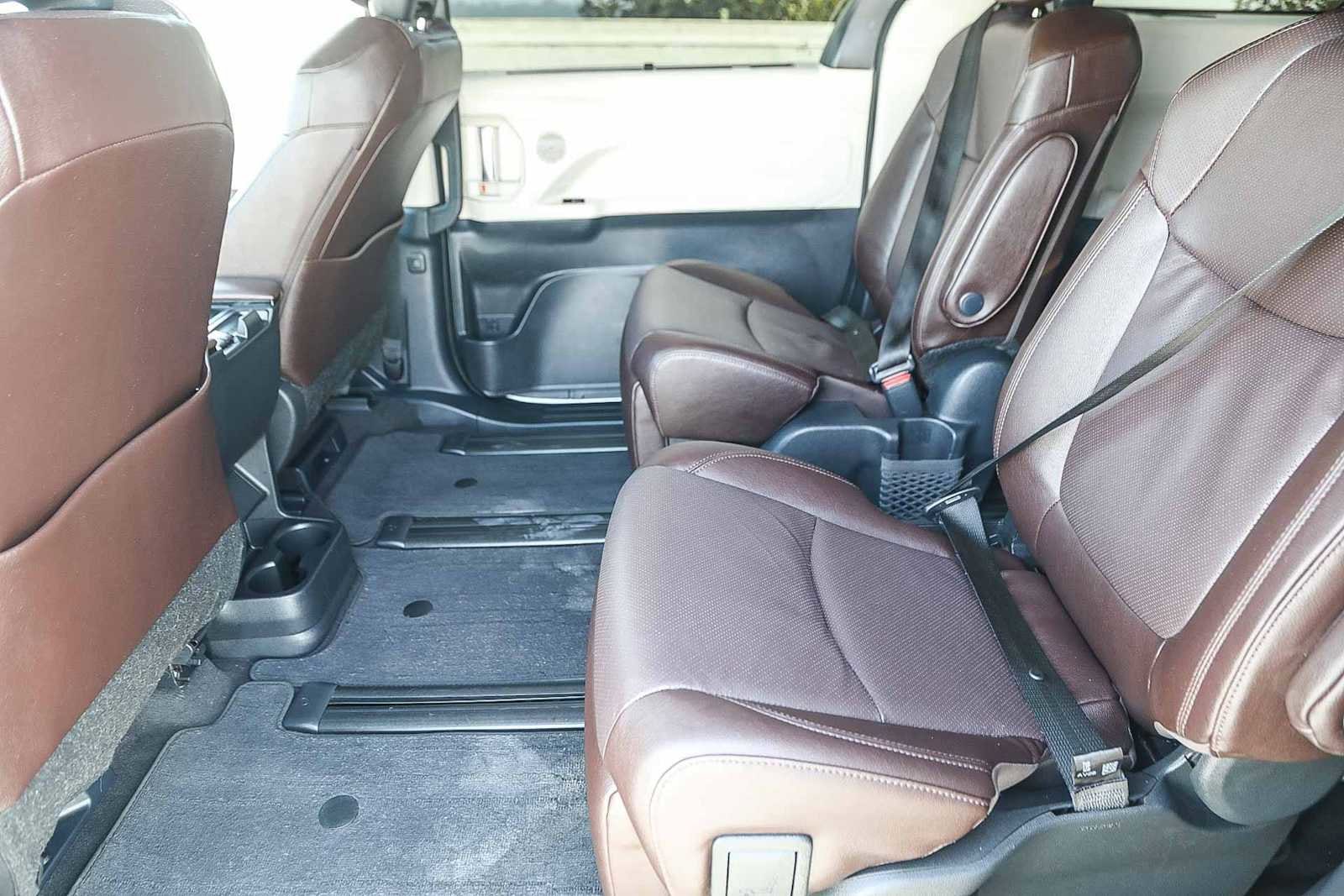 Thumbnail: 2024 Toyota Sienna - 18