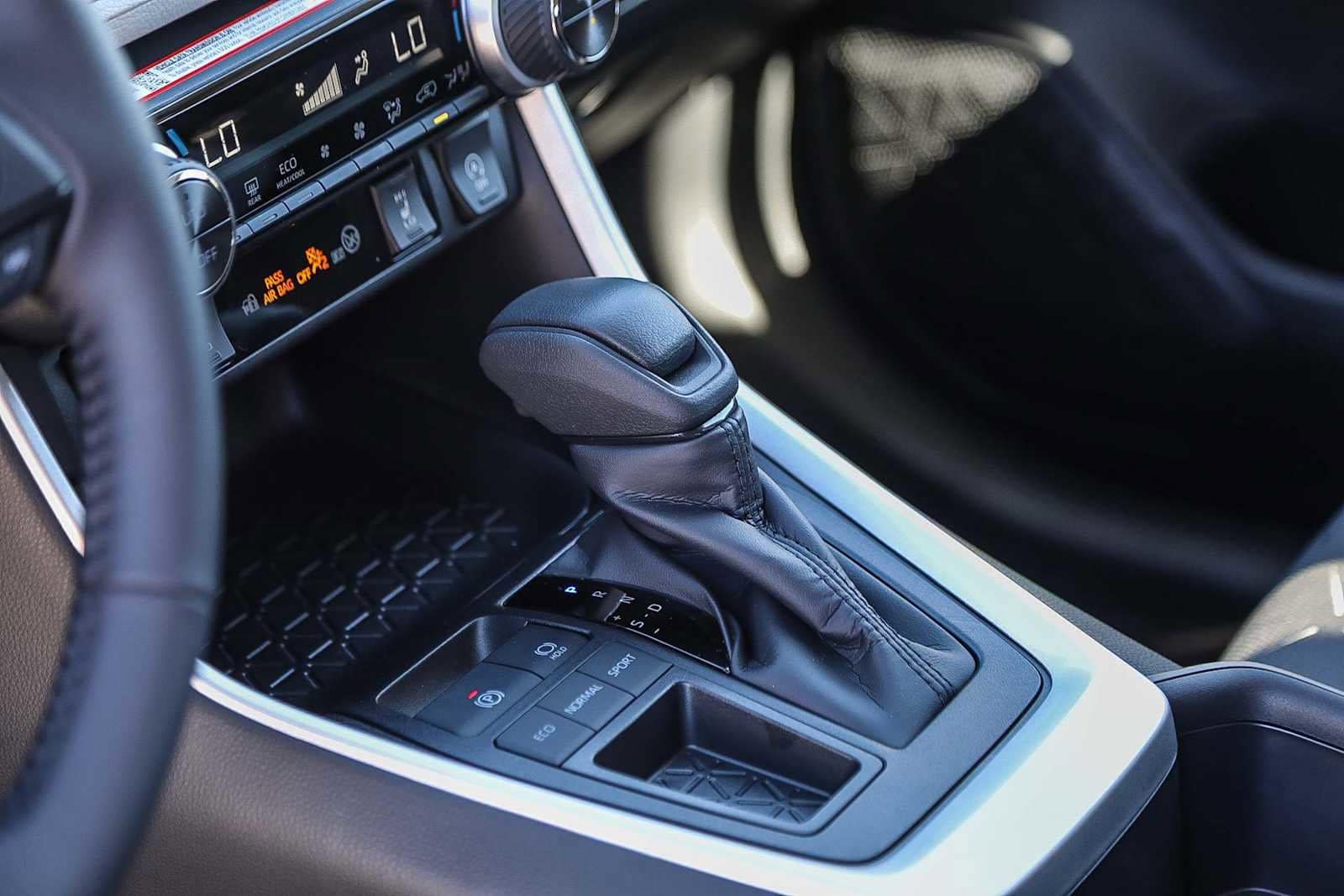 Thumbnail: 2025 Toyota RAV4 - 19