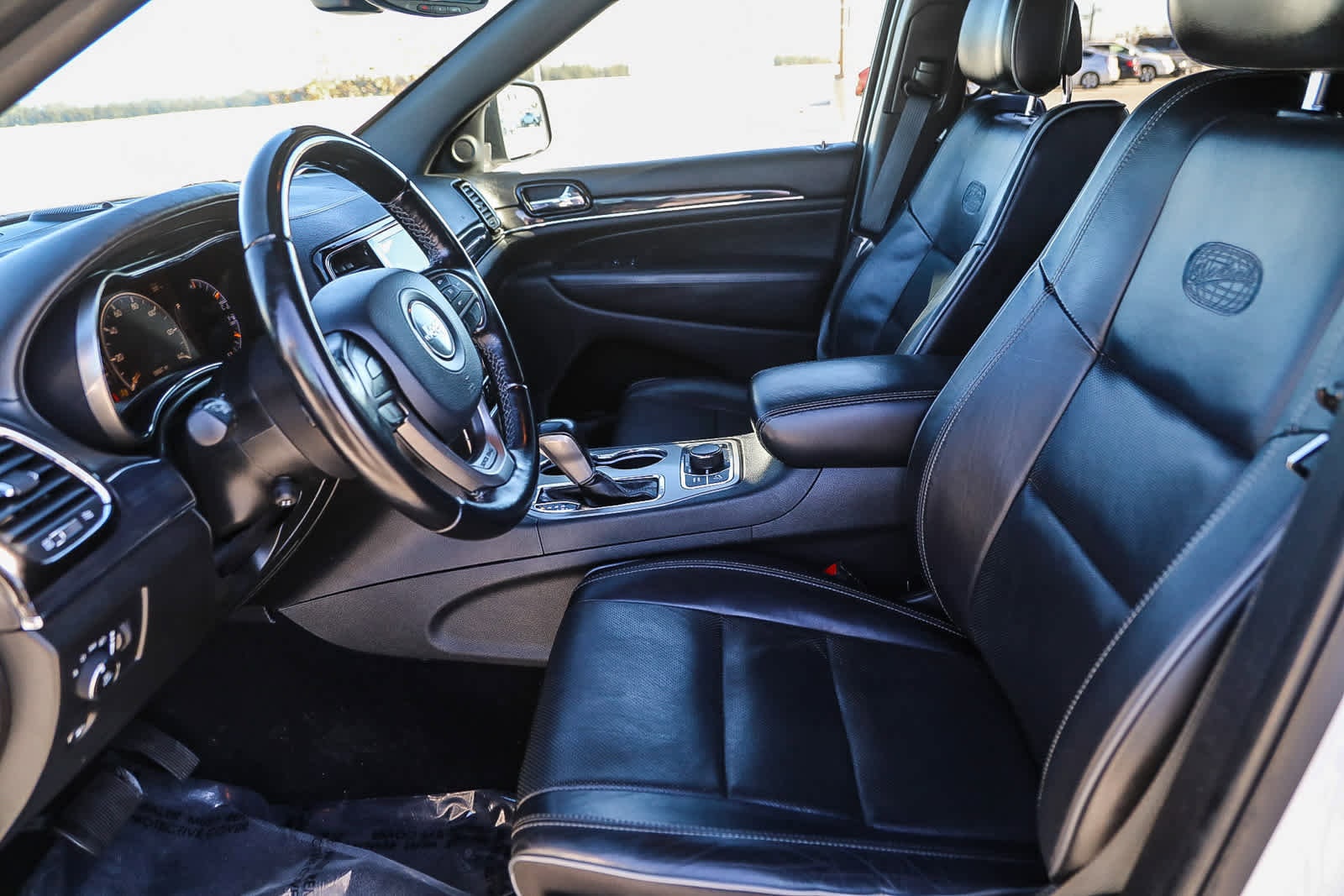 Thumbnail: 2020 Jeep Grand Cherokee - 17