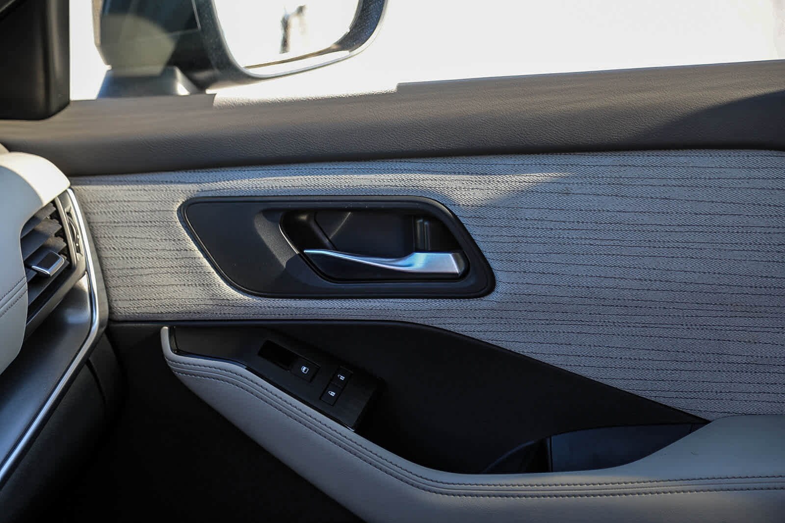 Thumbnail: 2023 Nissan Rogue - 20