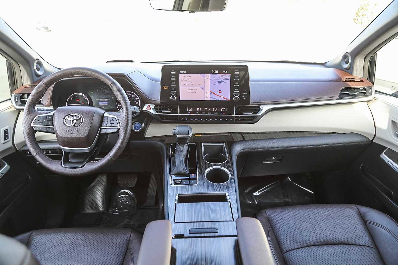 Thumbnail: 2024 Toyota Sienna - 12