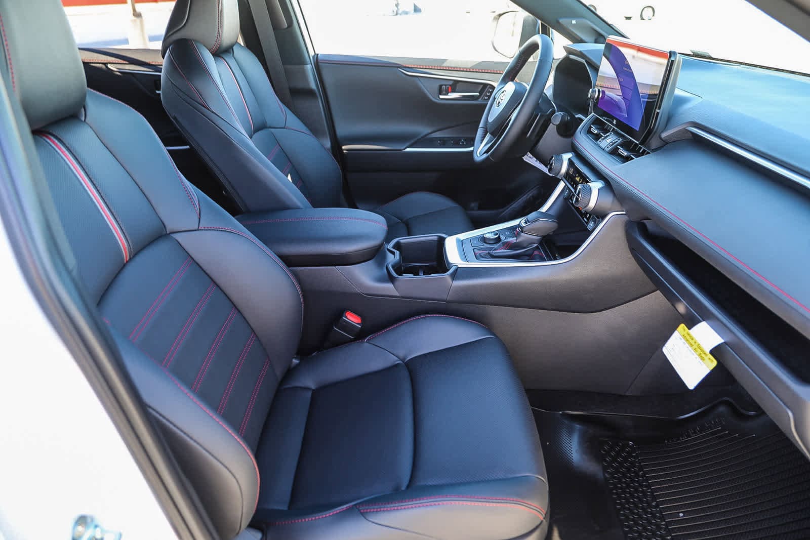 Thumbnail: 2025 Toyota RAV4 - 18