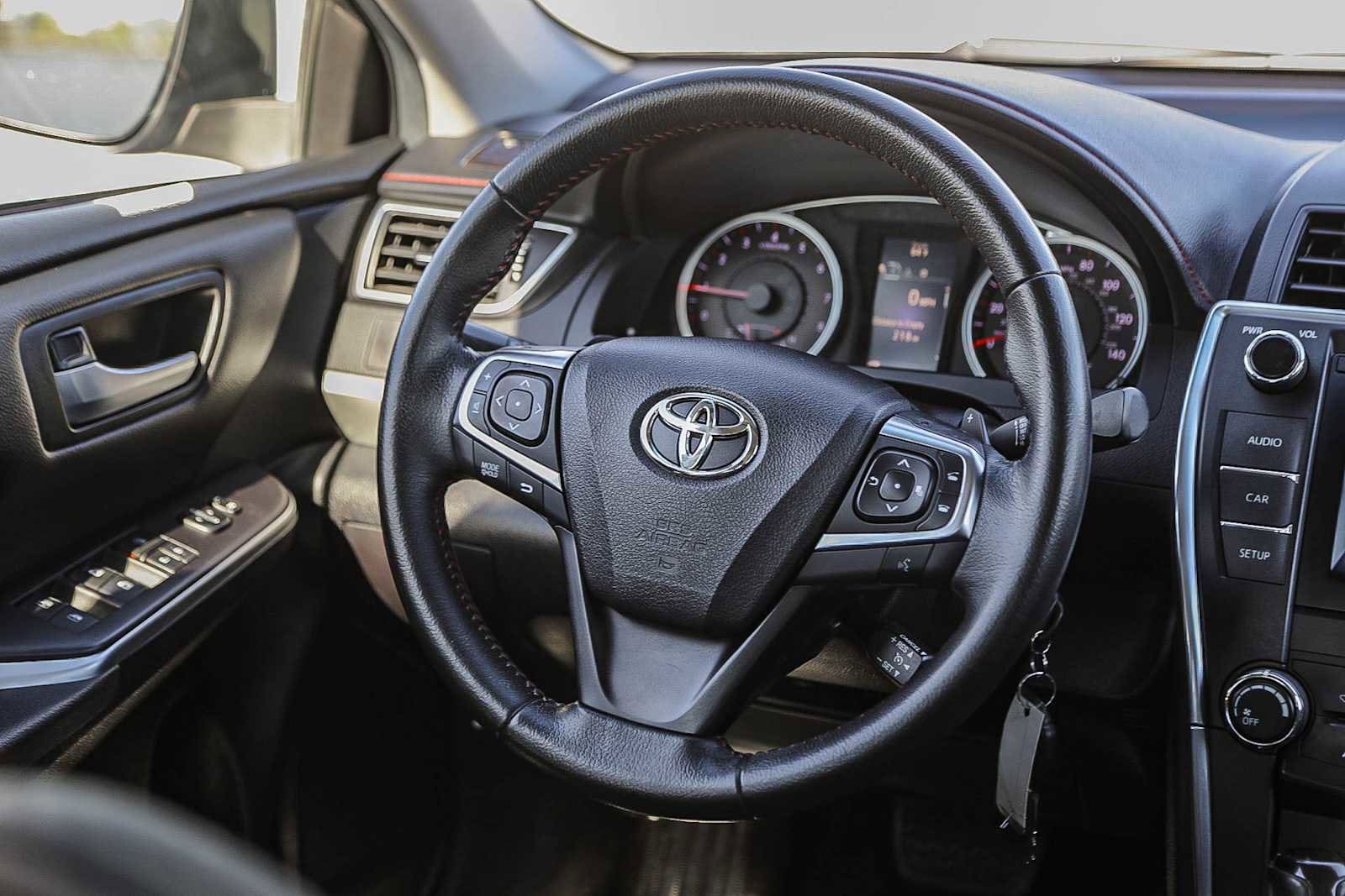 Thumbnail: 2015 Toyota Camry - 15