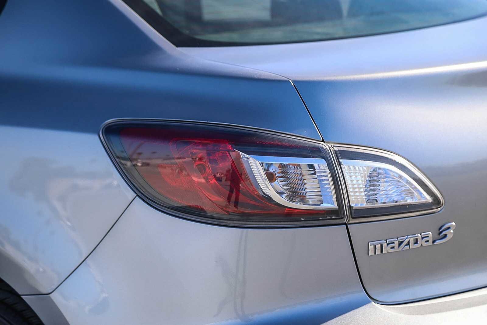 Thumbnail: 2013 Mazda Mazda3 - 9