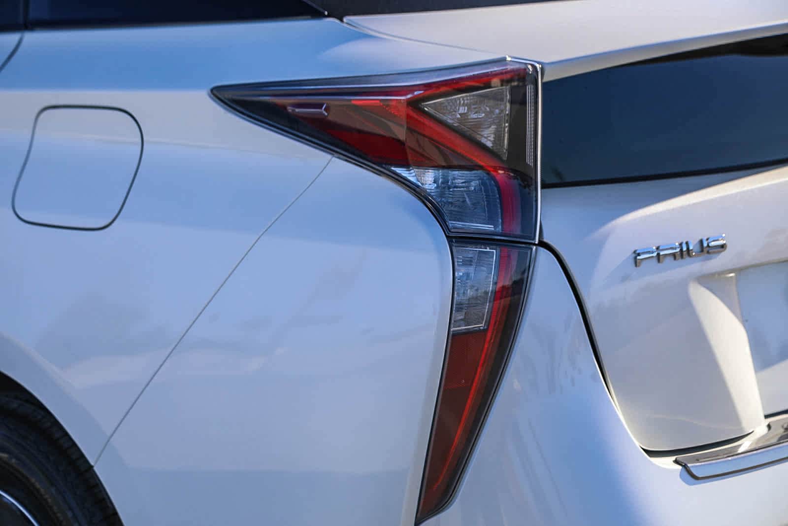 Thumbnail: 2017 Toyota Prius - 8