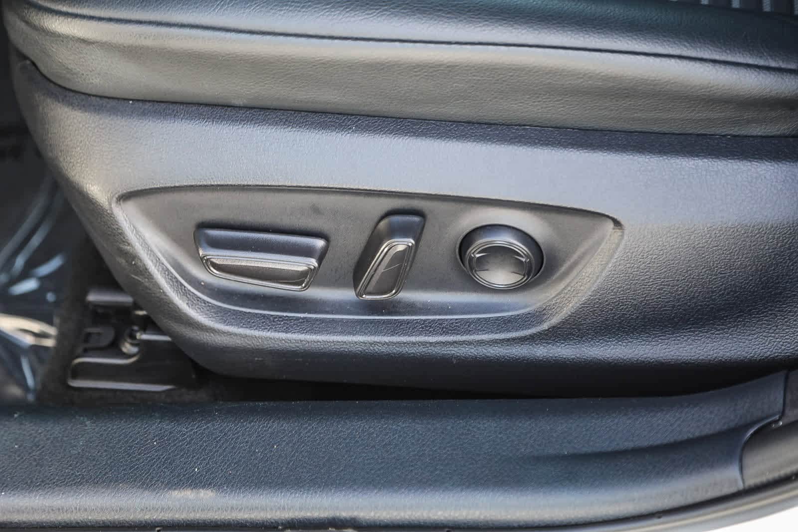 Thumbnail: 2023 Toyota Camry - 20