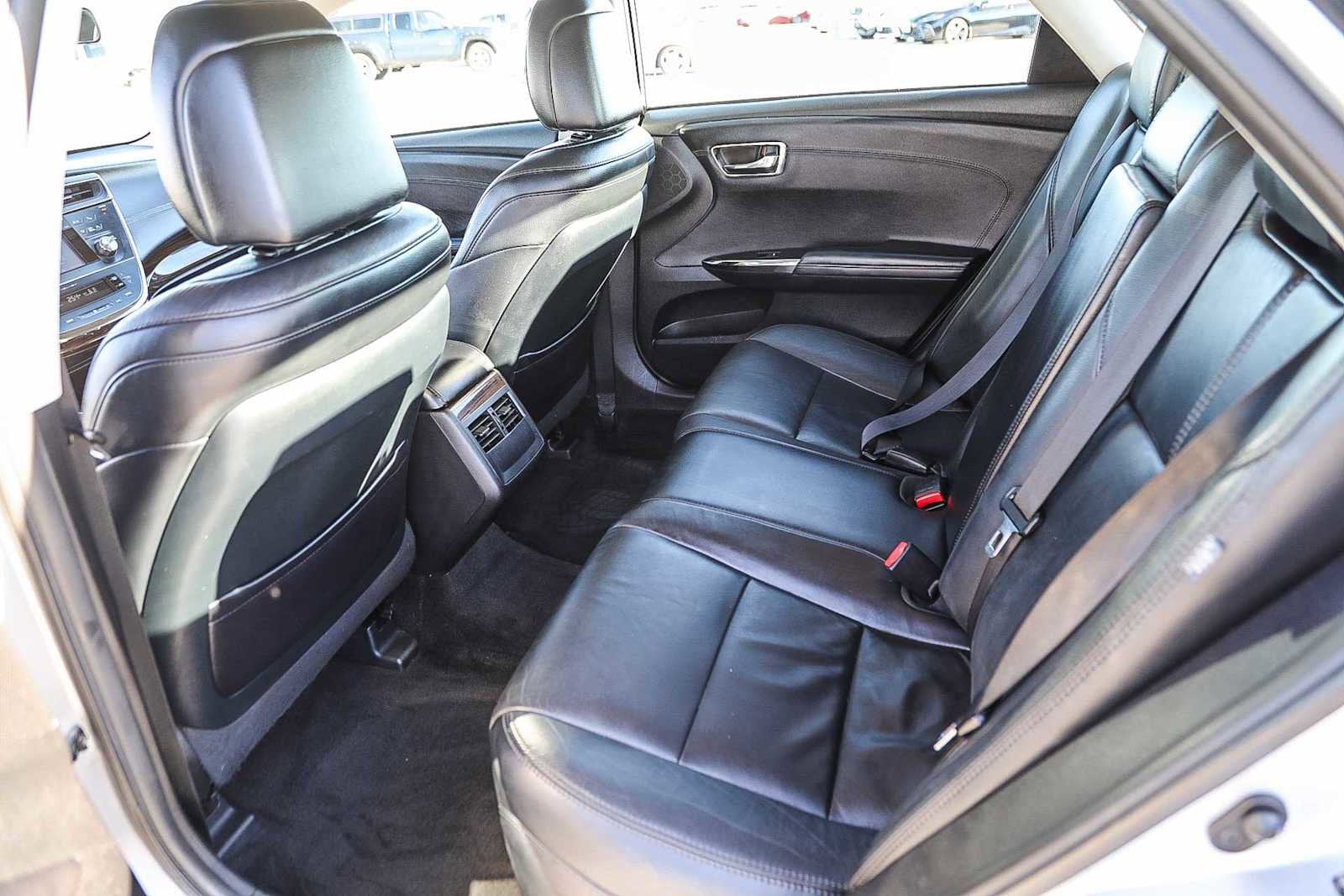 Thumbnail: 2015 Toyota Avalon - 18