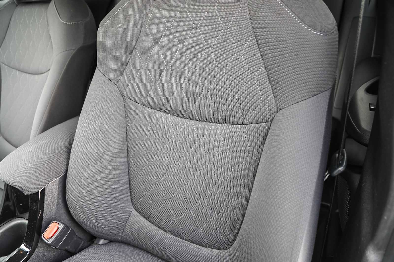 2022 Toyota Corolla LE 24