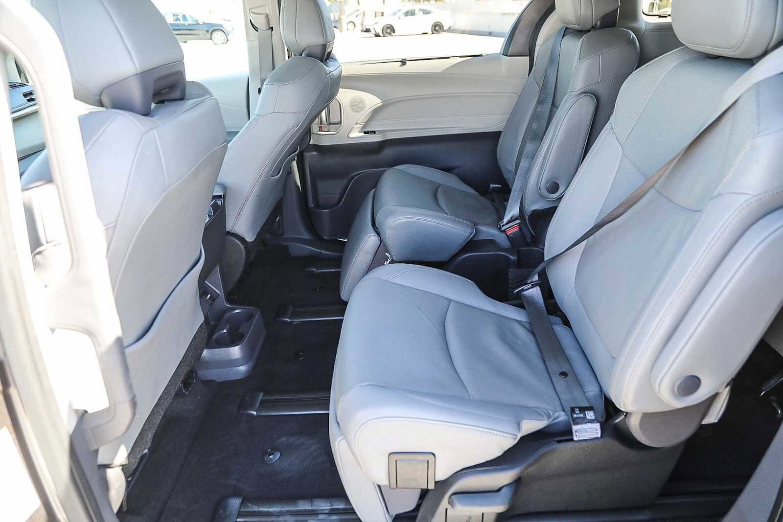 Thumbnail: 2024 Toyota Sienna - 19