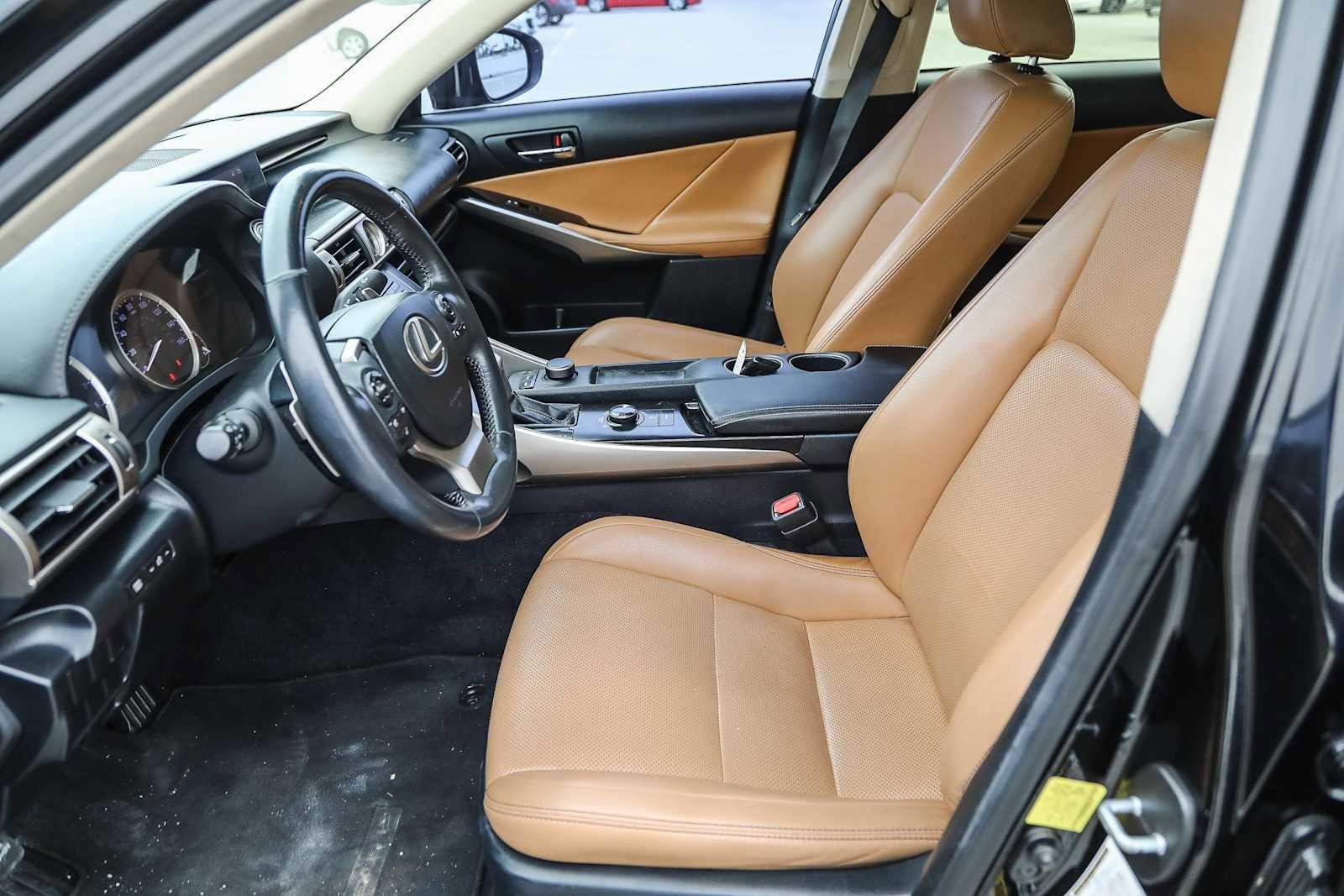 Thumbnail: 2014 Lexus IS - 16