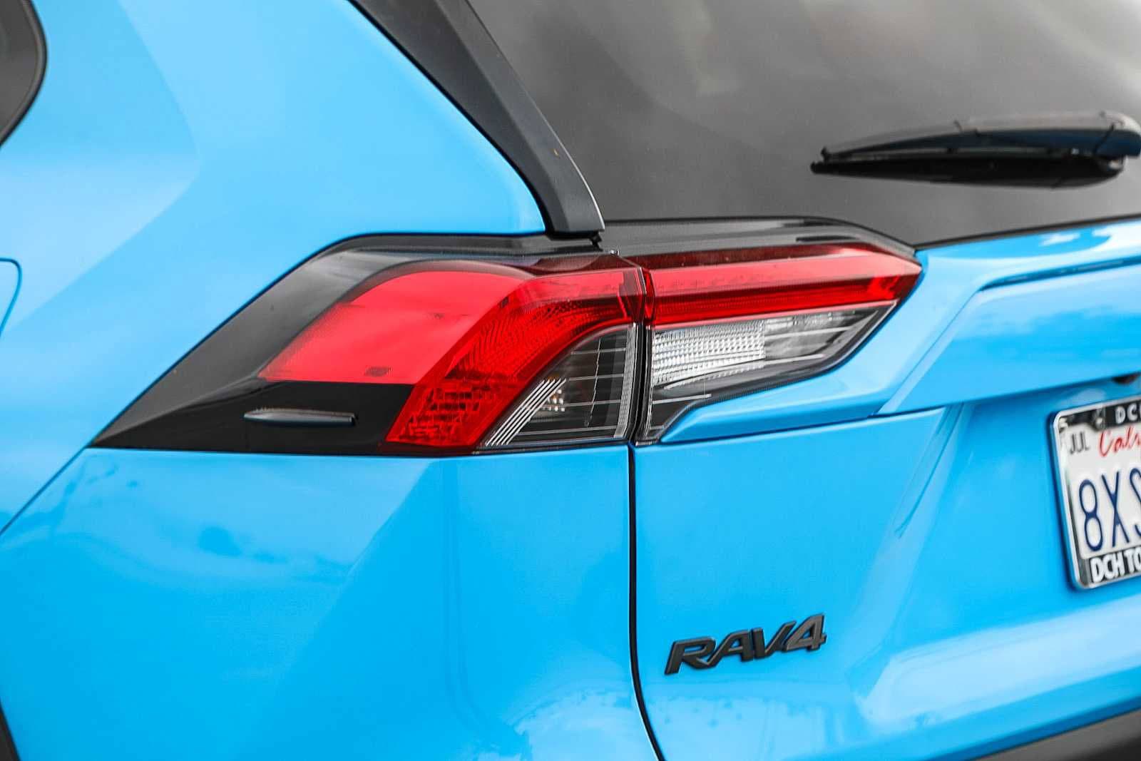 Thumbnail: 2019 Toyota RAV4 - 8