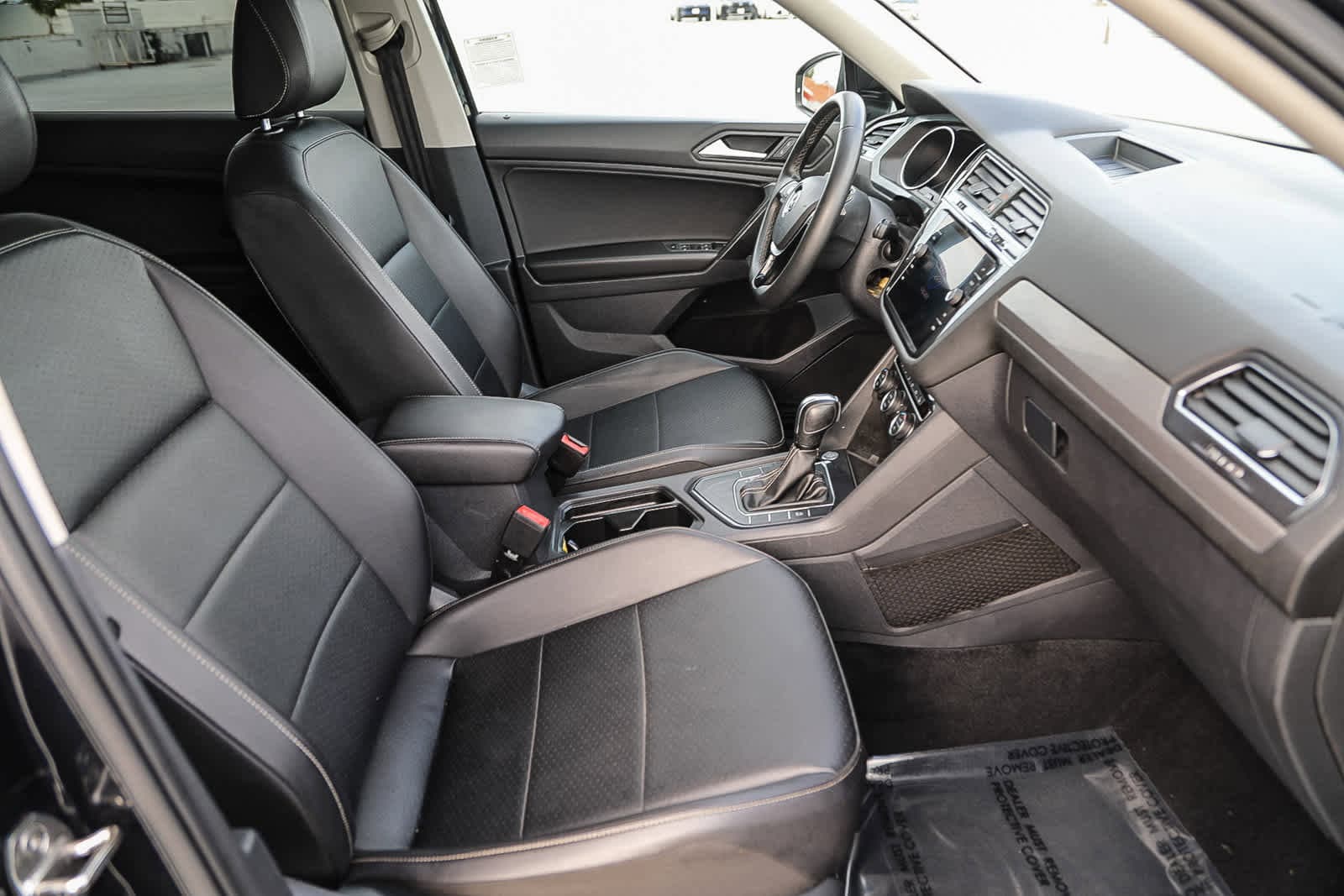 Thumbnail: 2021 Volkswagen Tiguan - 15