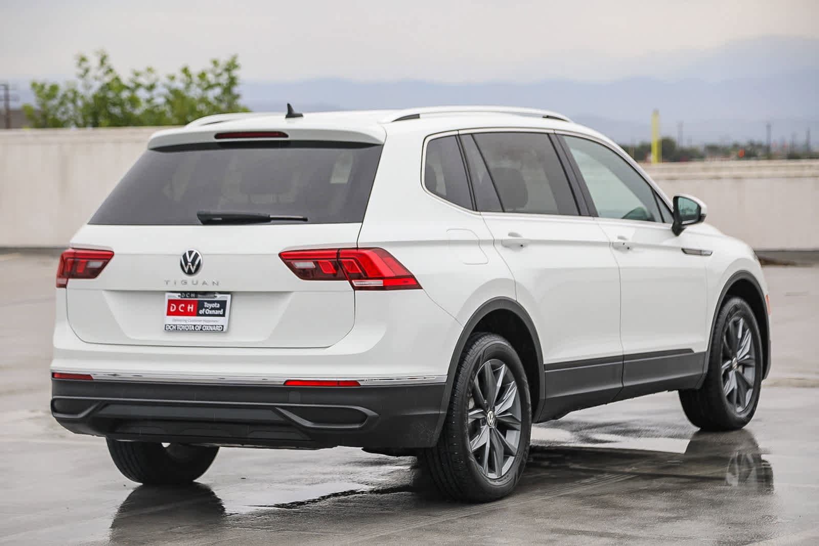 Thumbnail: 2022 Volkswagen Tiguan - 4