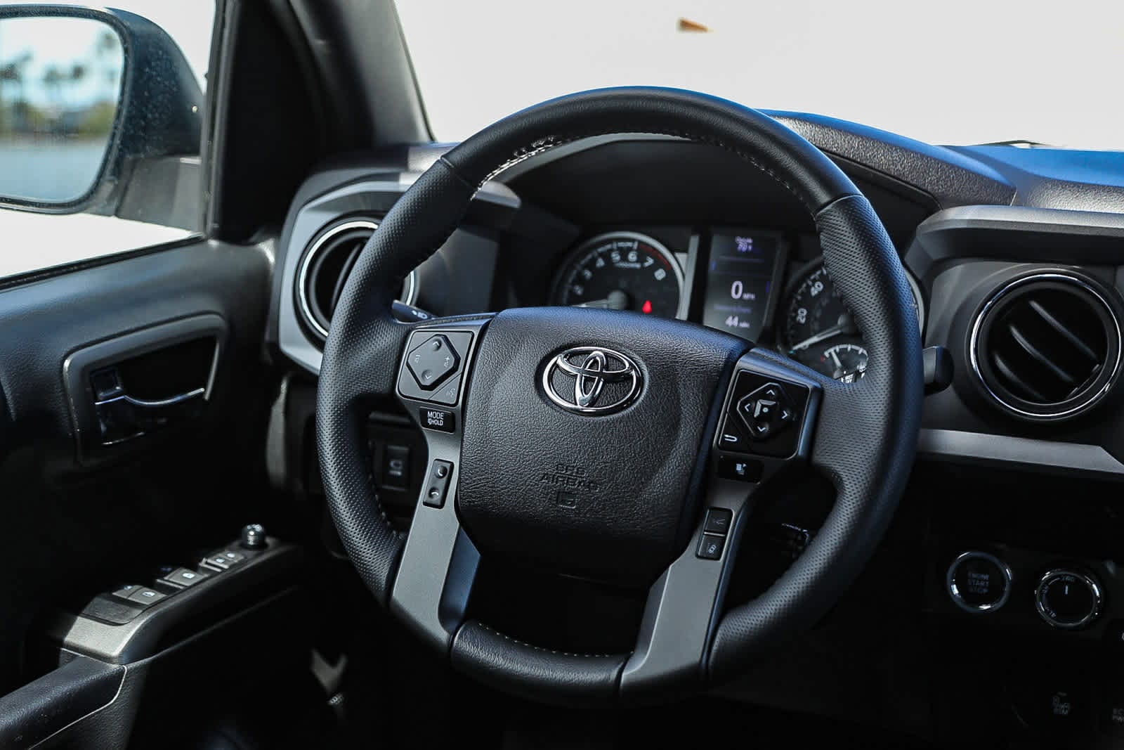Thumbnail: 2023 Toyota Tacoma - 16