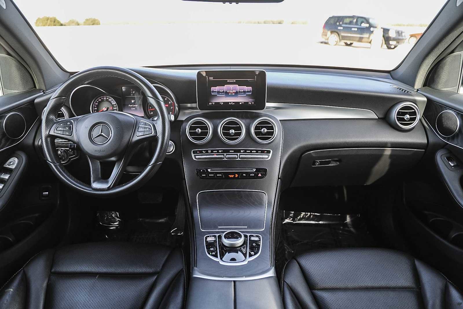 Thumbnail: 2017 Mercedes-Benz GLC - 12