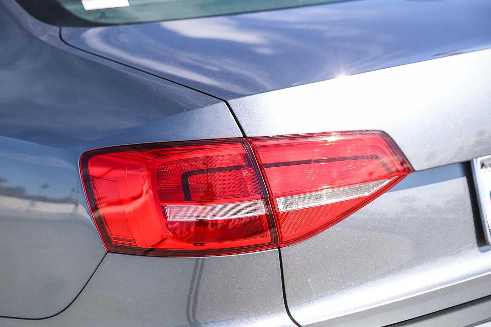 Thumbnail: 2015 Volkswagen Jetta - 9