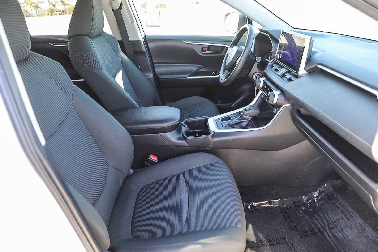 Thumbnail: 2024 Toyota RAV4 - 17