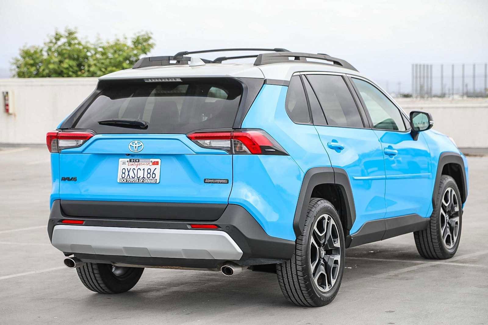 Thumbnail: 2019 Toyota RAV4 - 4