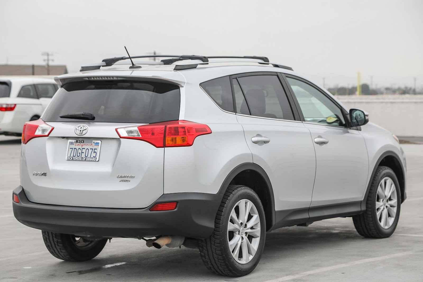 Thumbnail: 2013 Toyota RAV4 - 4
