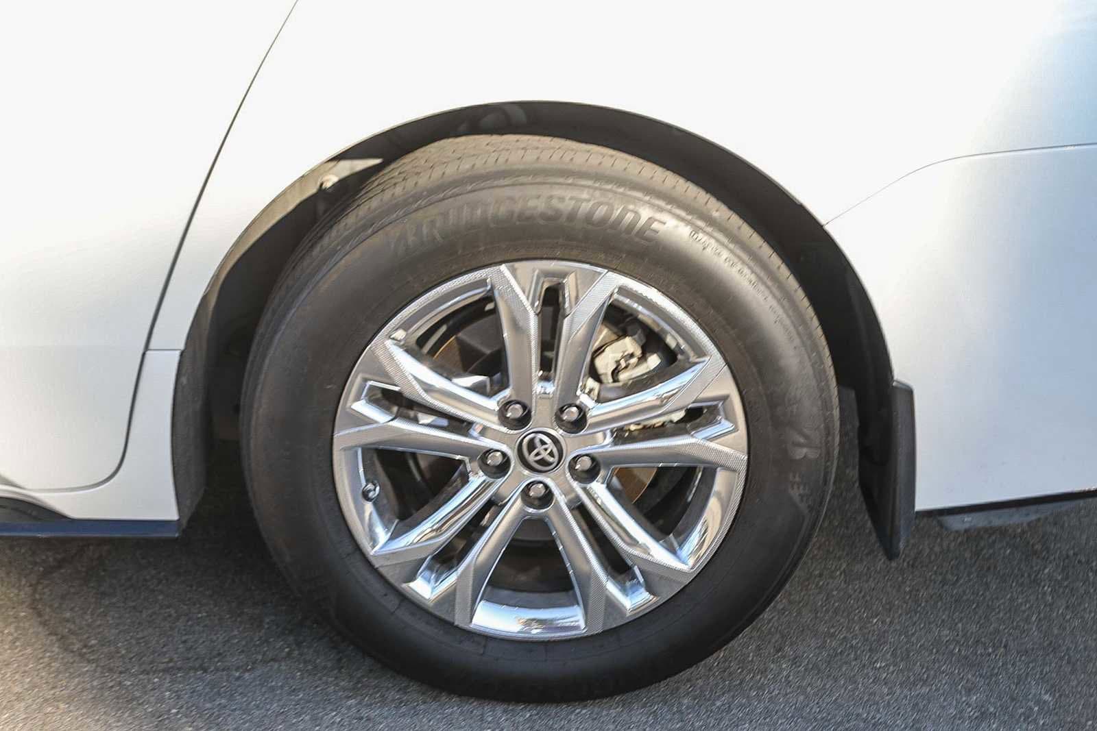 Thumbnail: 2022 Toyota Sienna - 9