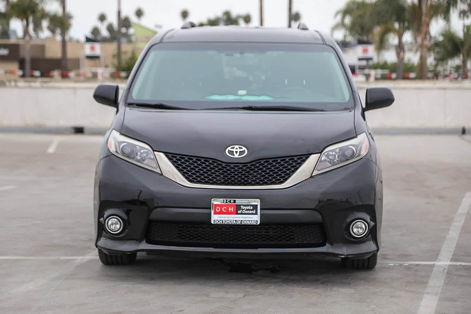 Thumbnail: 2017 Toyota Sienna - 2