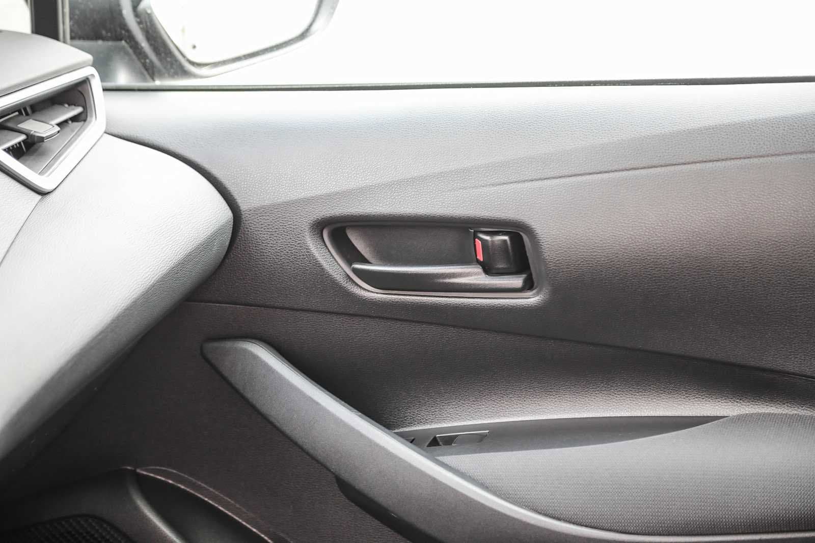 2022 Toyota Corolla LE 21