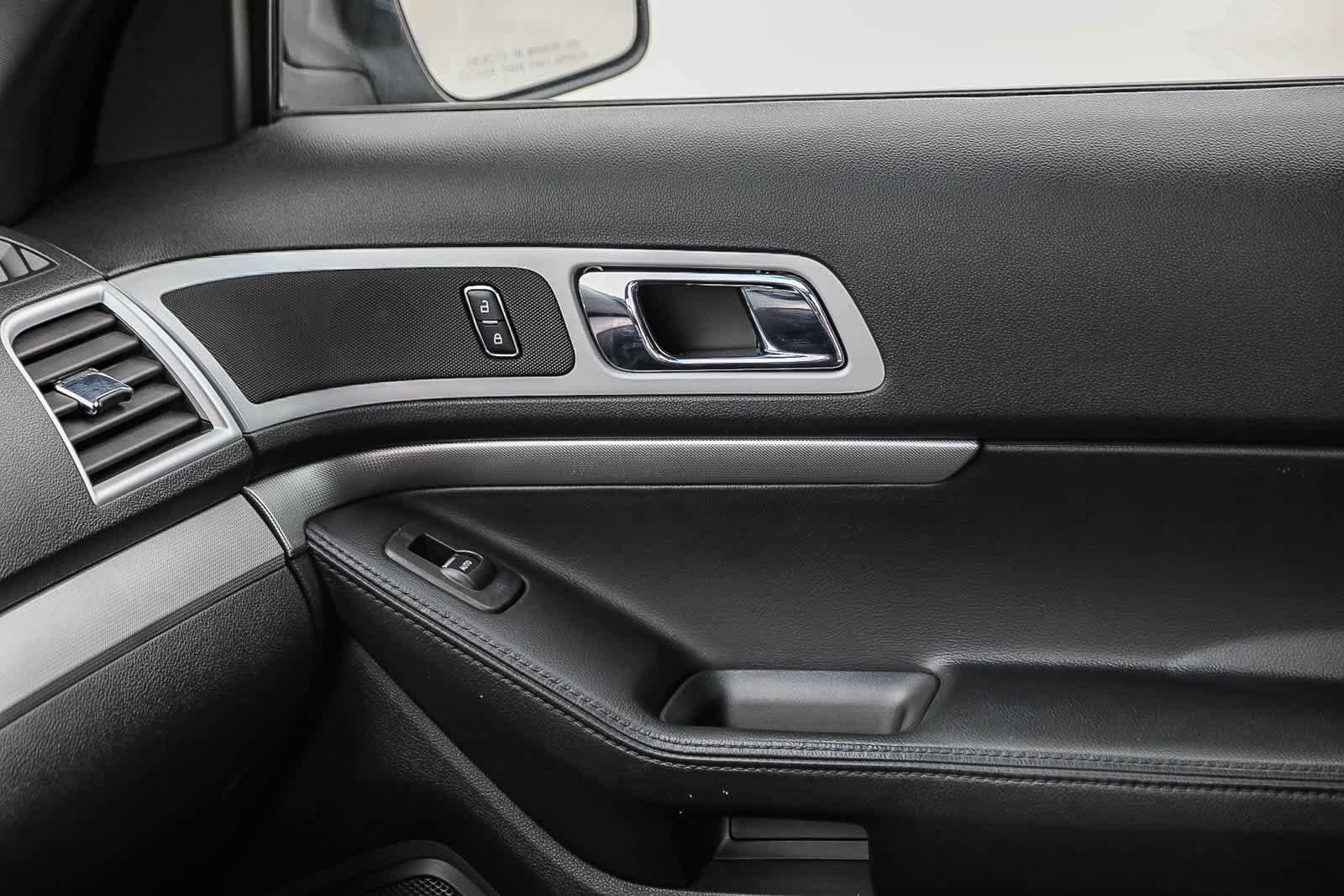 Thumbnail: 2014 Ford Explorer - 21
