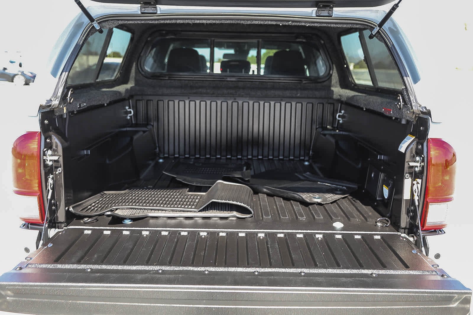 Thumbnail: 2019 Toyota Tacoma - 25