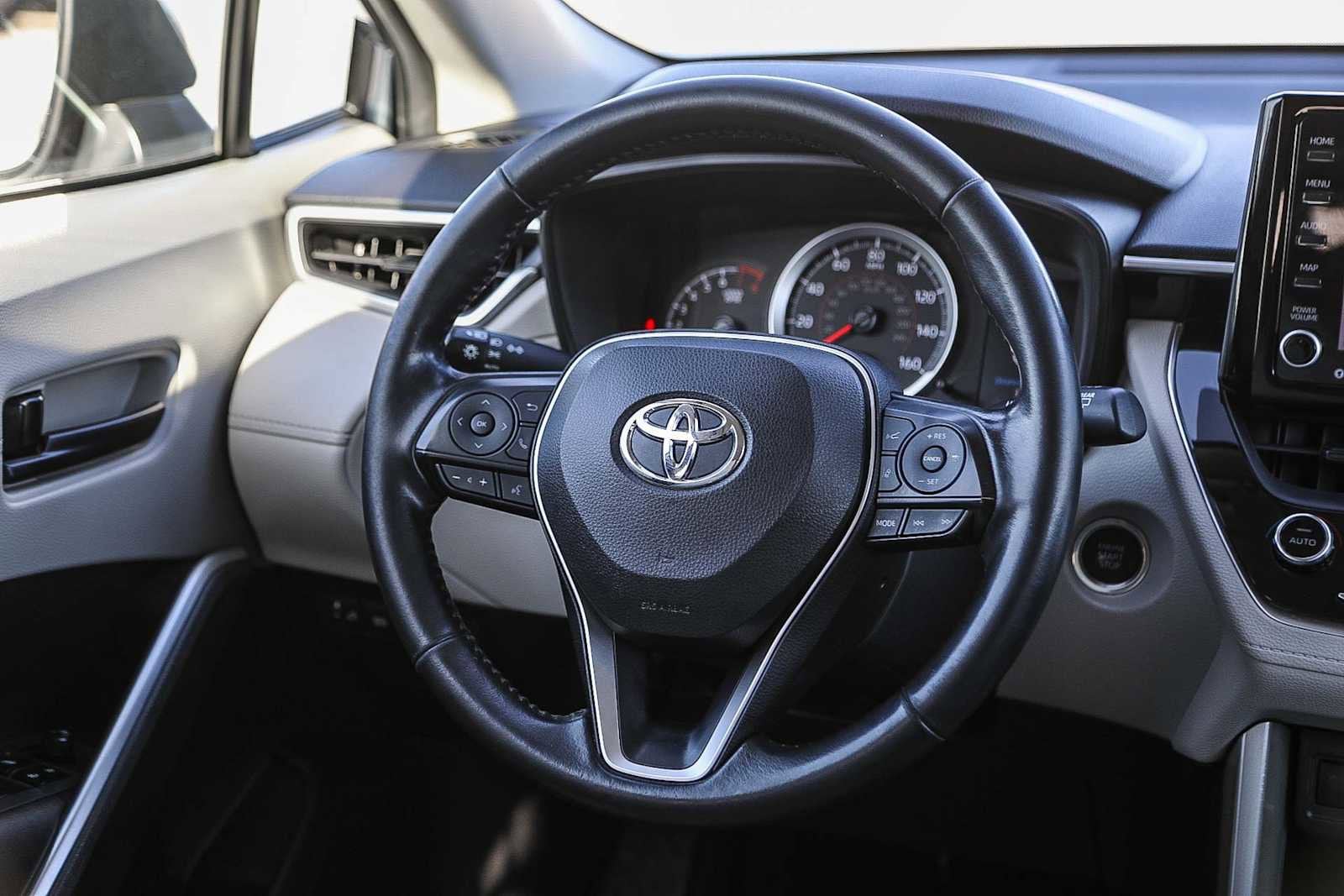 Thumbnail: 2022 Toyota Corolla Cross - 16