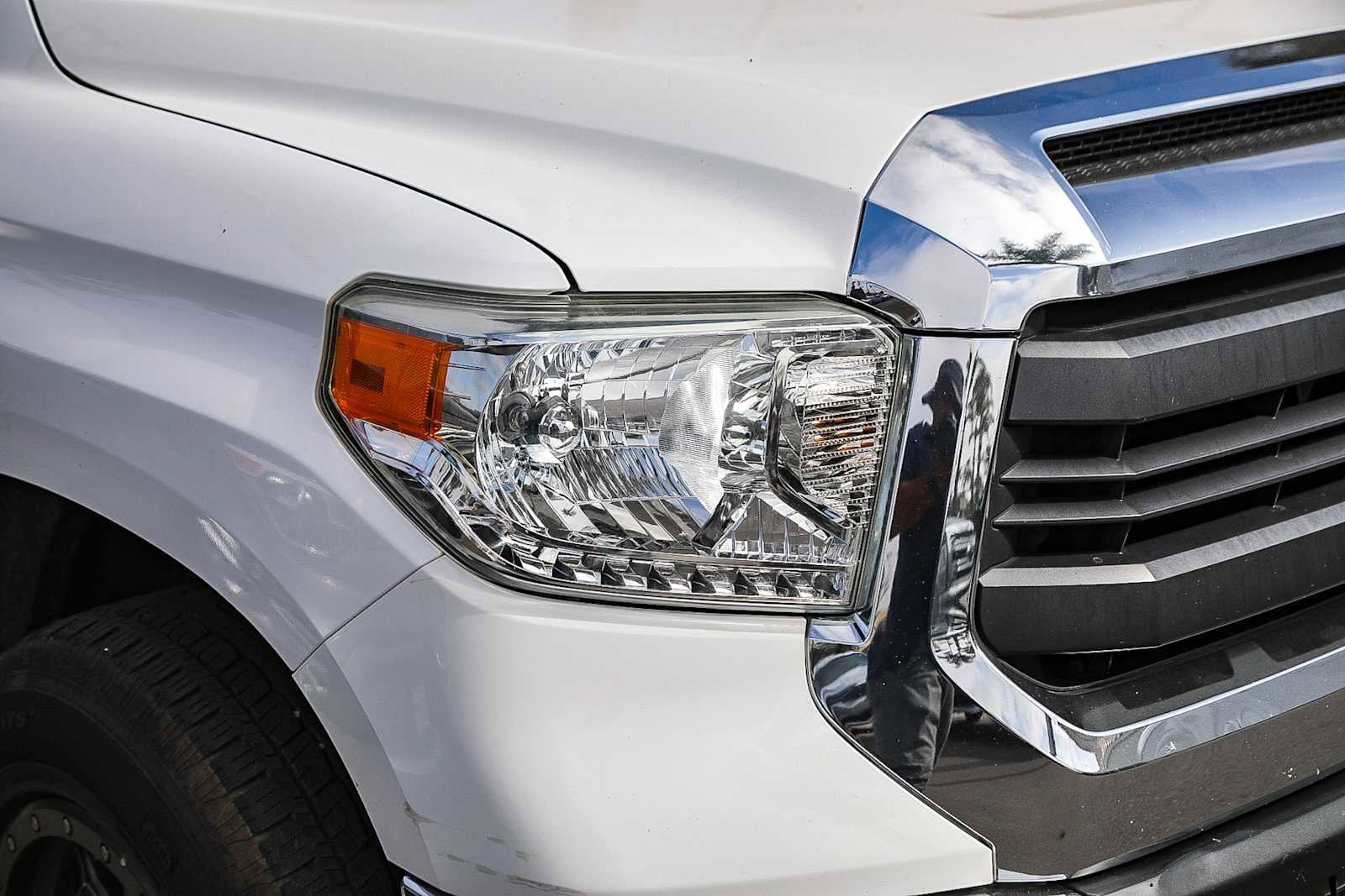 Thumbnail: 2015 Toyota Tundra - 13