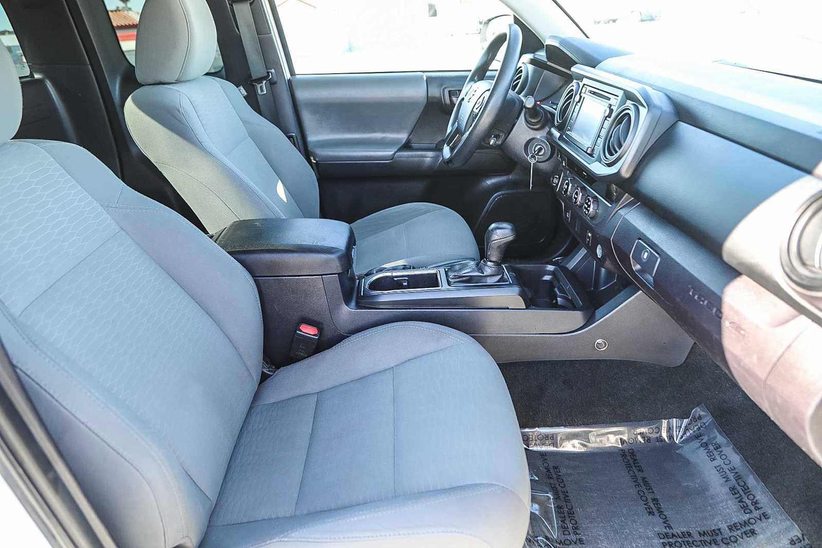 Thumbnail: 2018 Toyota Tacoma - 12