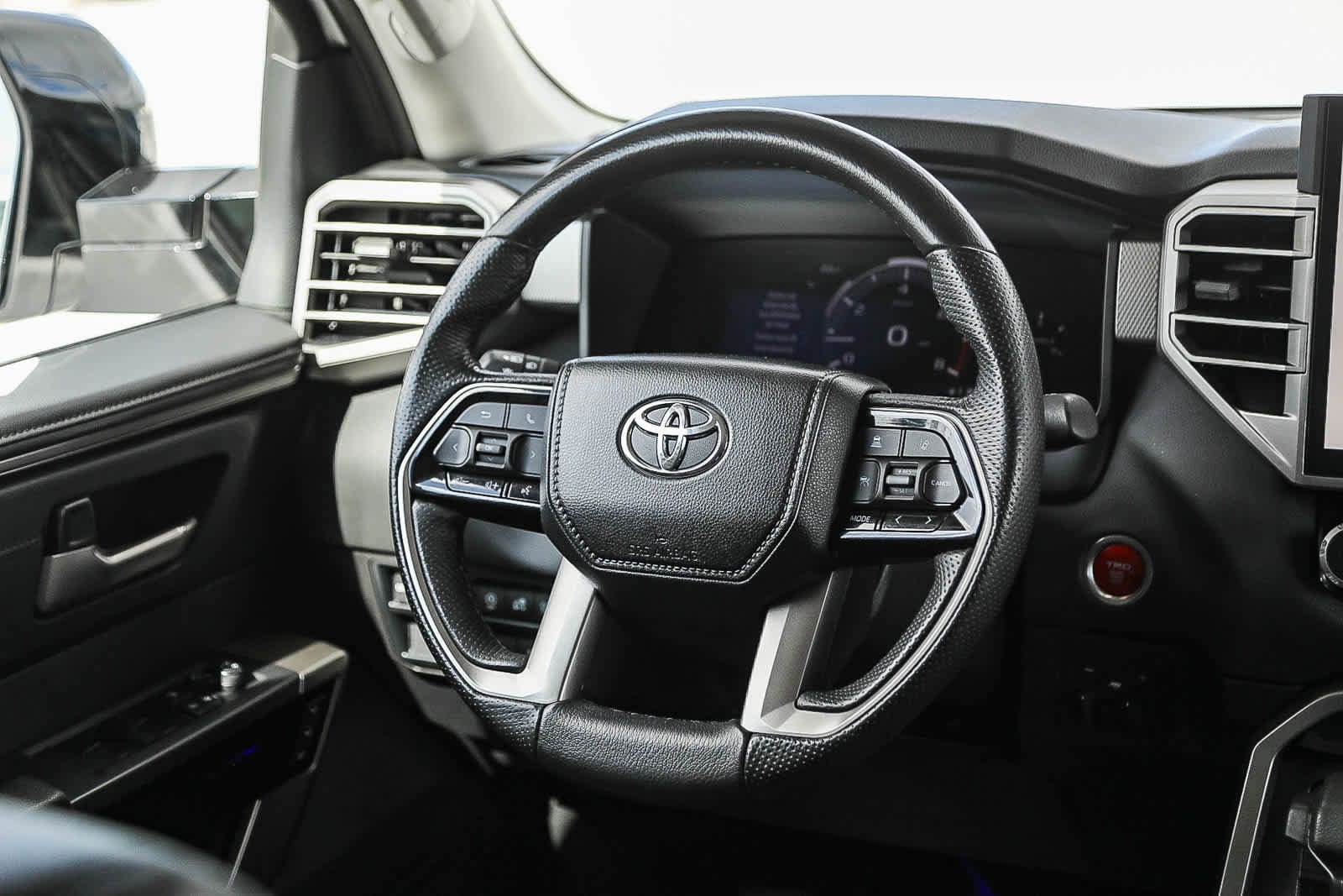 Thumbnail: 2024 Toyota Tundra - 15