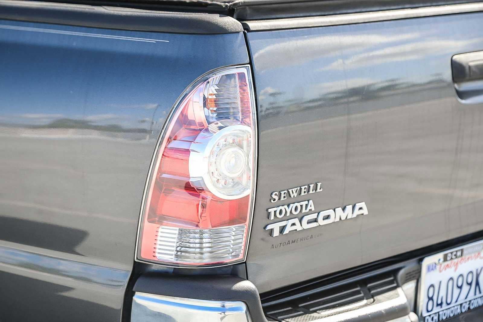 Thumbnail: 2011 Toyota Tacoma - 9