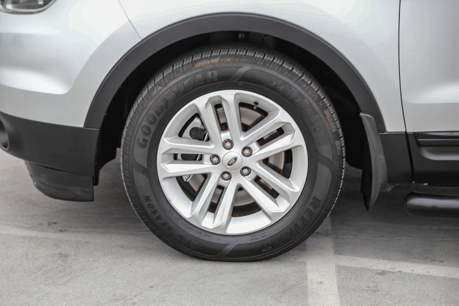 Thumbnail: 2014 Ford Explorer - 10