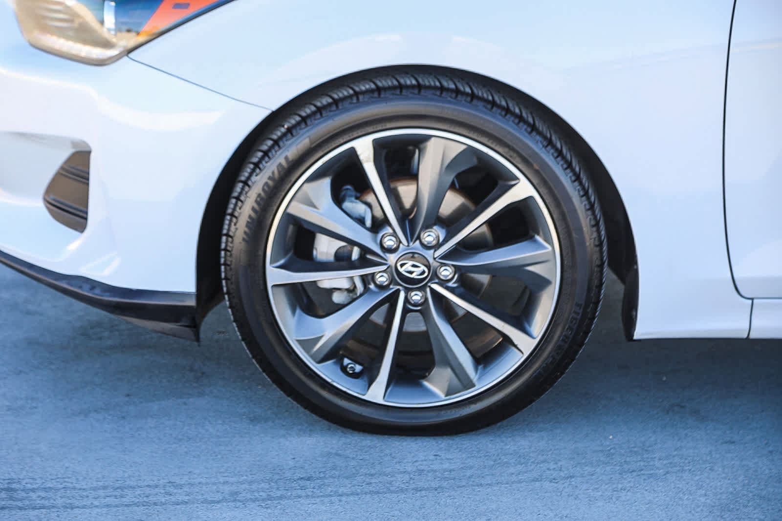 Thumbnail: 2019 Hyundai Veloster - 10