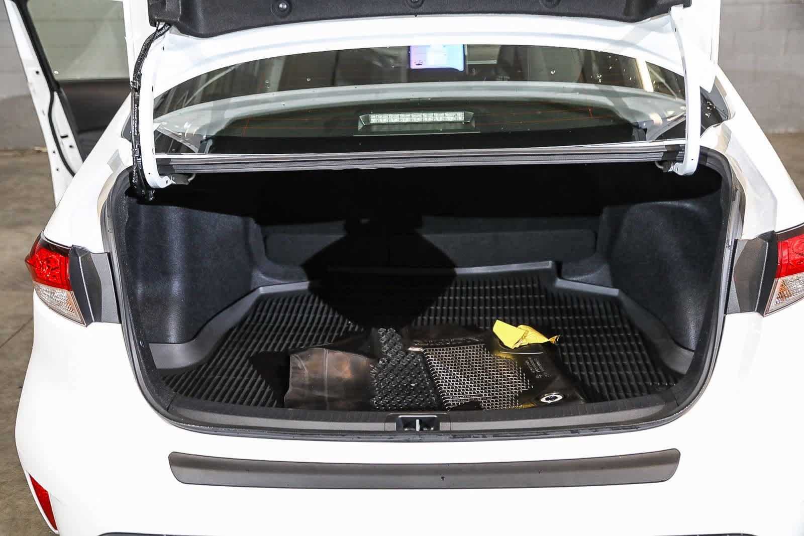 Thumbnail: 2026 Toyota Corolla - 12