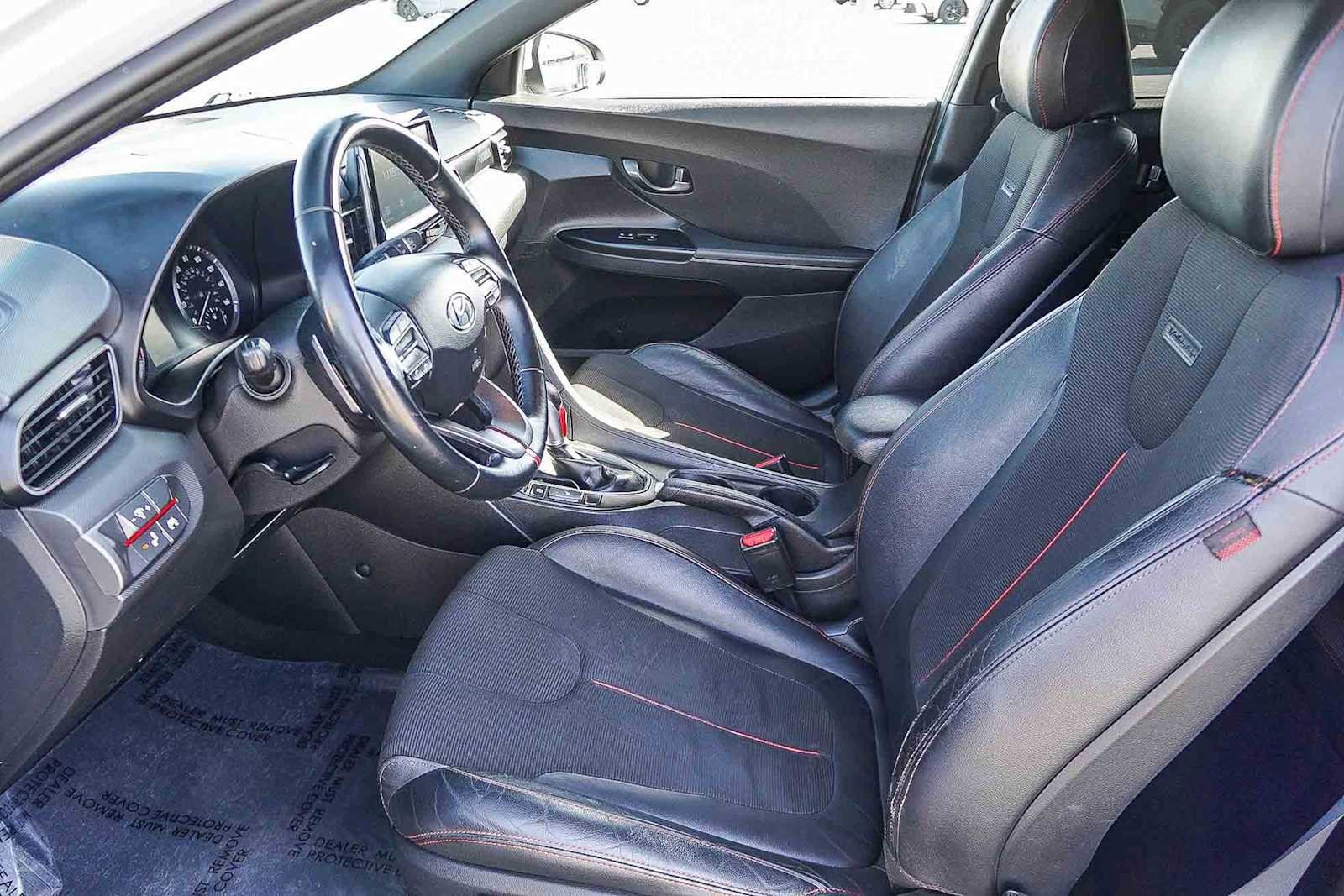 Thumbnail: 2019 Hyundai Veloster - 21