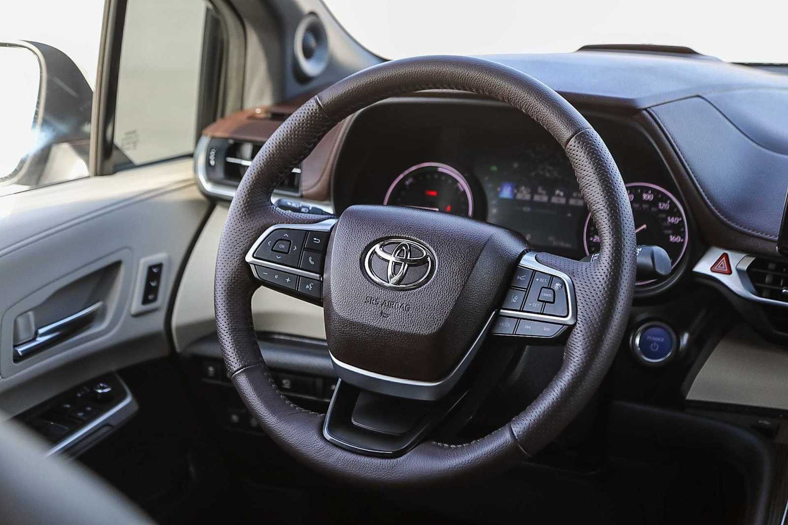 Thumbnail: 2024 Toyota Sienna - 15