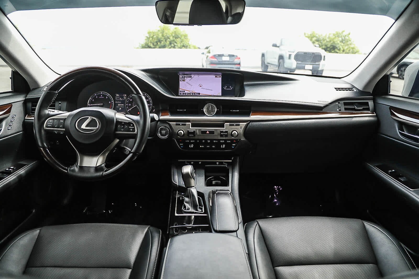 Thumbnail: 2016 Lexus ES - 12