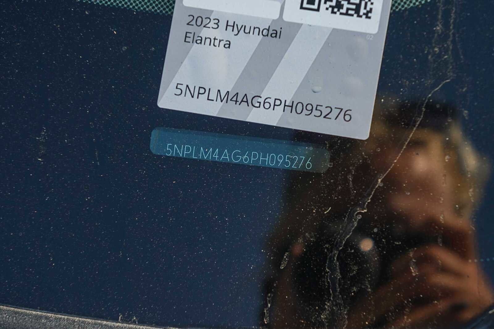 Thumbnail: 2023 Hyundai Elantra - 32