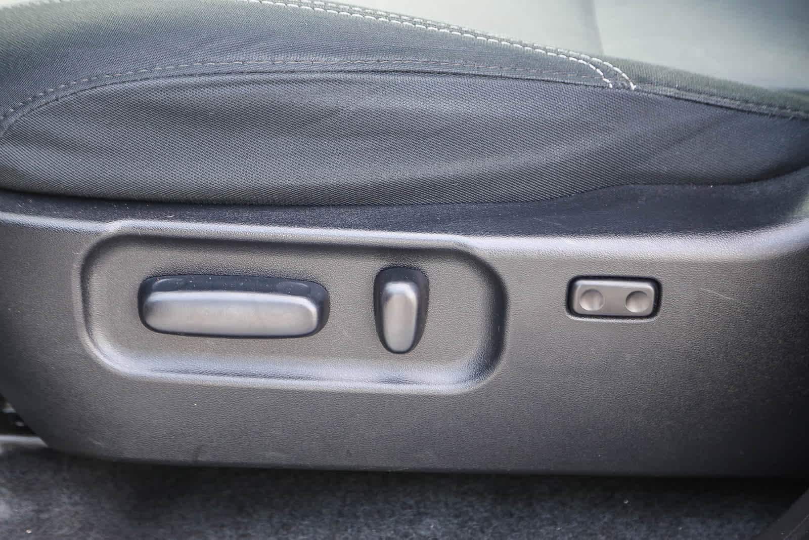 Thumbnail: 2021 Toyota Tacoma - 18