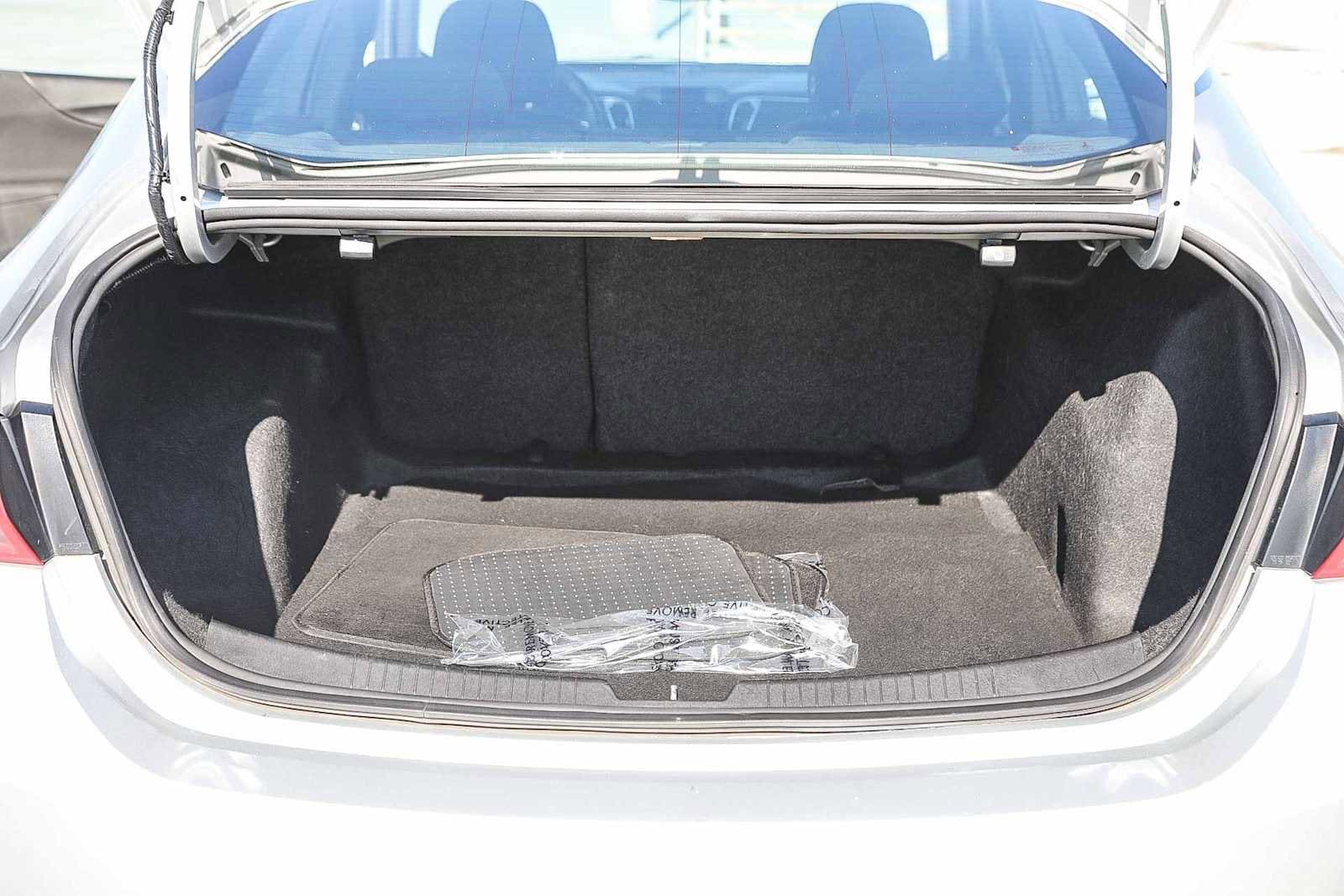 Thumbnail: 2020 Chevrolet Malibu - 25