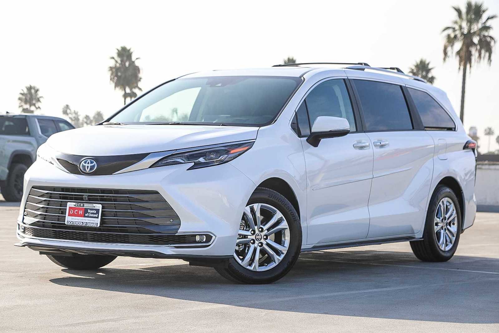 Thumbnail: 2024 Toyota Sienna - 1