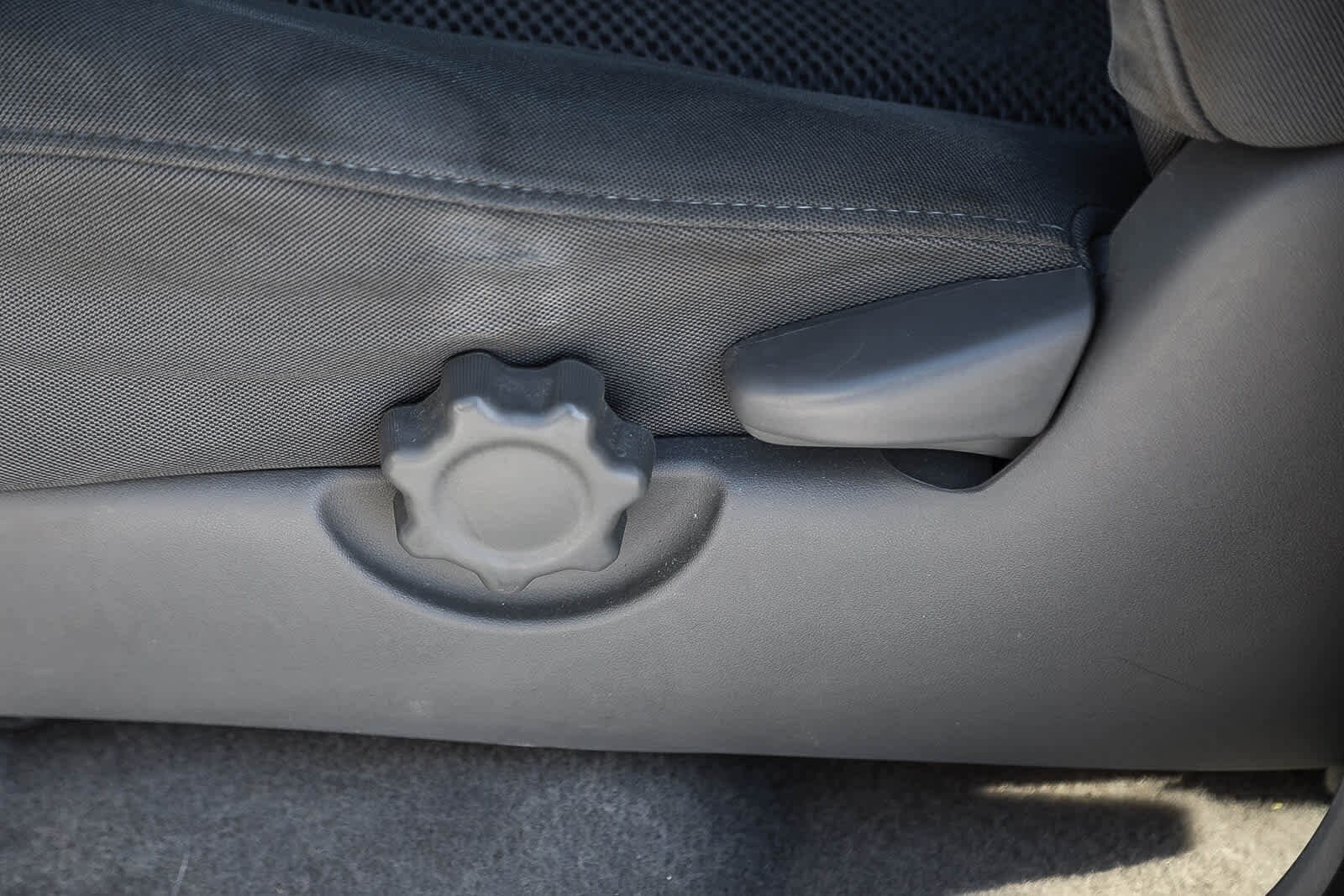 Thumbnail: 2005 Toyota Tacoma - 19