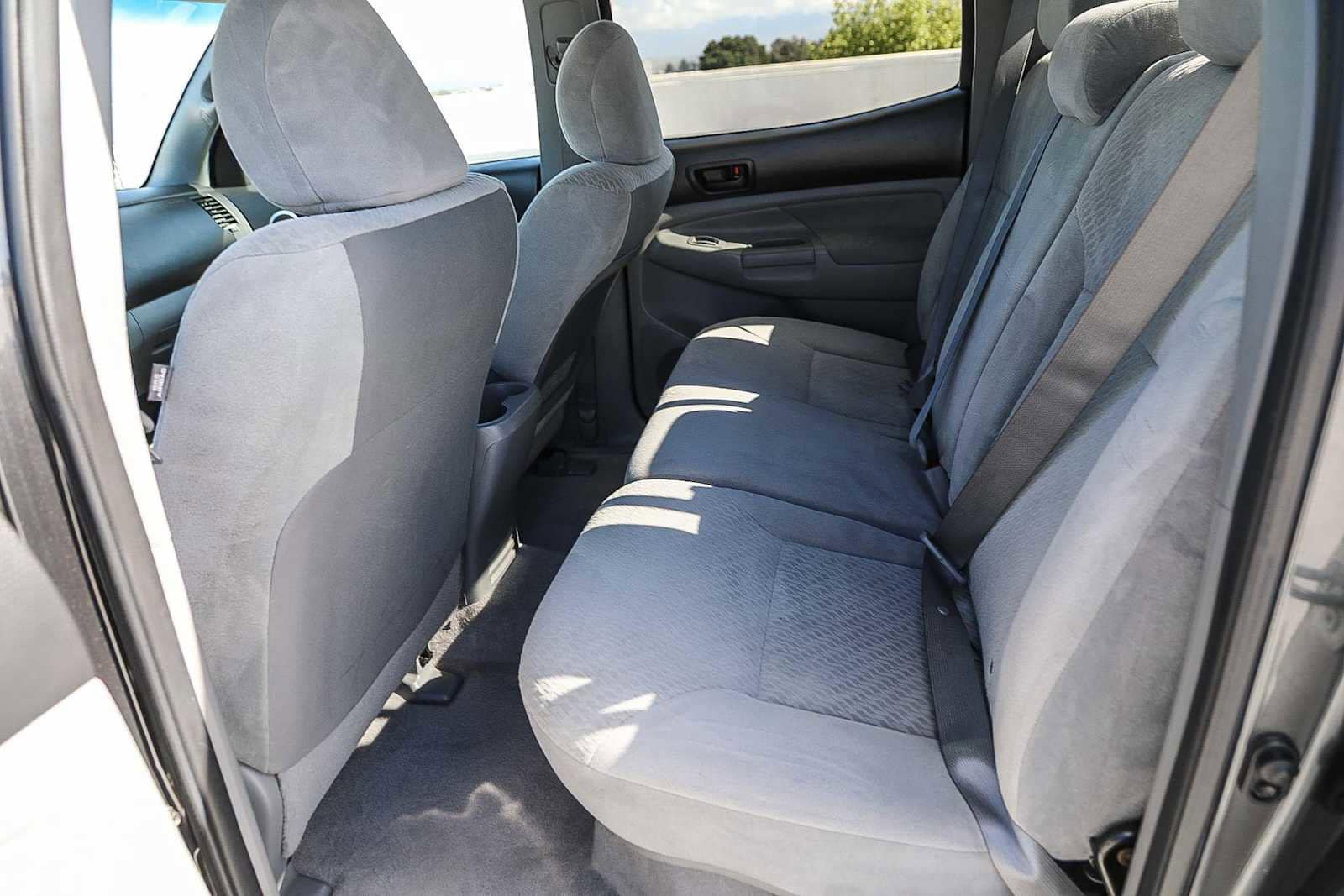 Thumbnail: 2011 Toyota Tacoma - 18