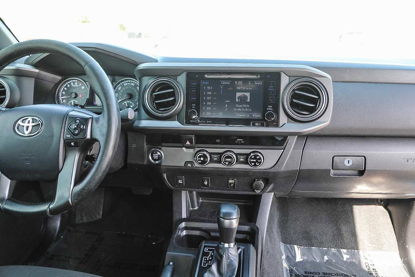 Thumbnail: 2016 Toyota Tacoma - 13
