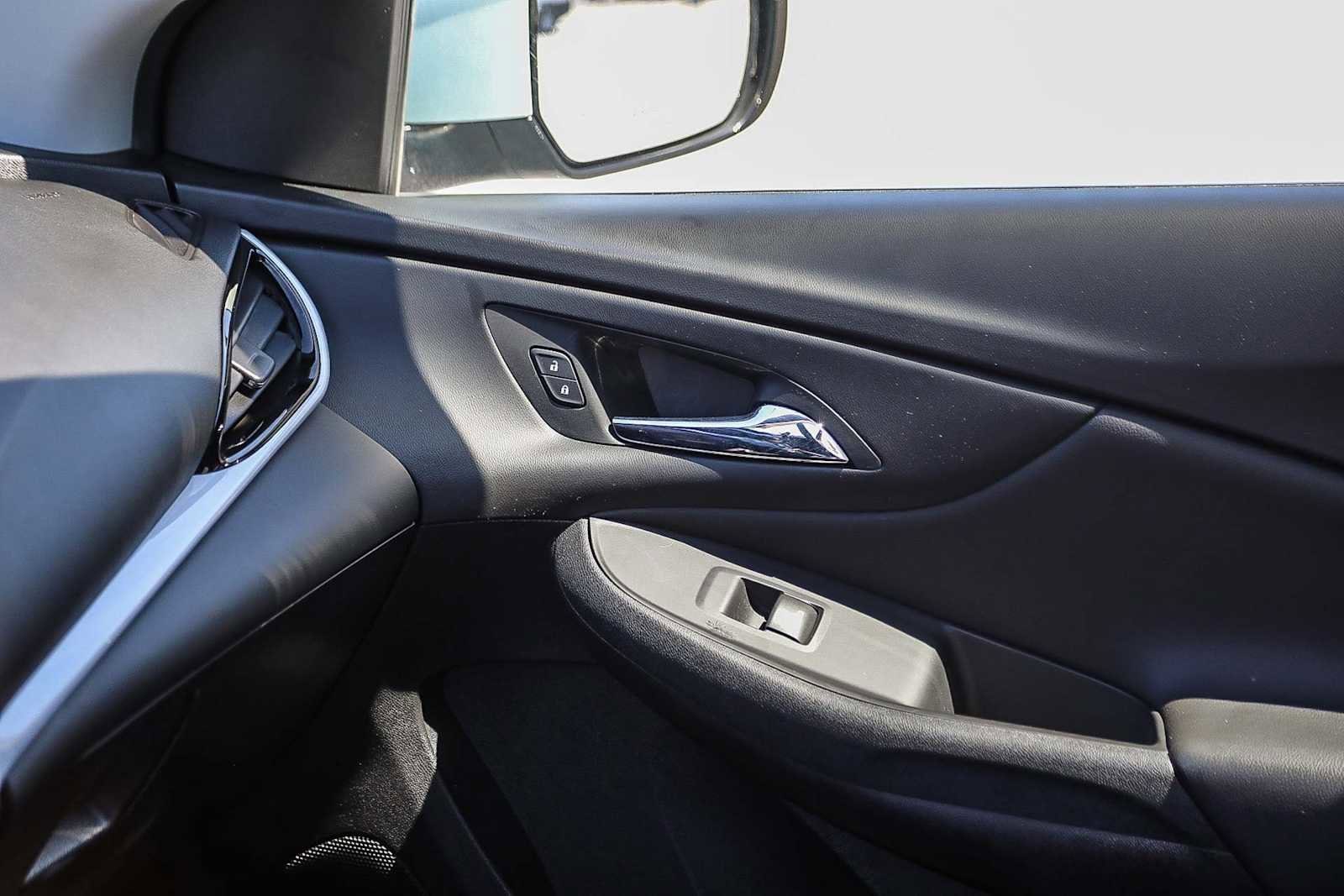 Thumbnail: 2018 Chevrolet Volt - 21