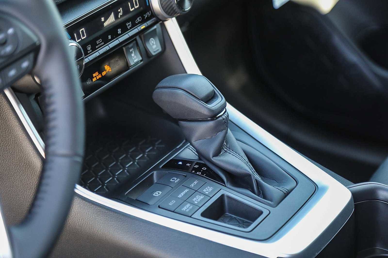 Thumbnail: 2025 Toyota RAV4 - 19